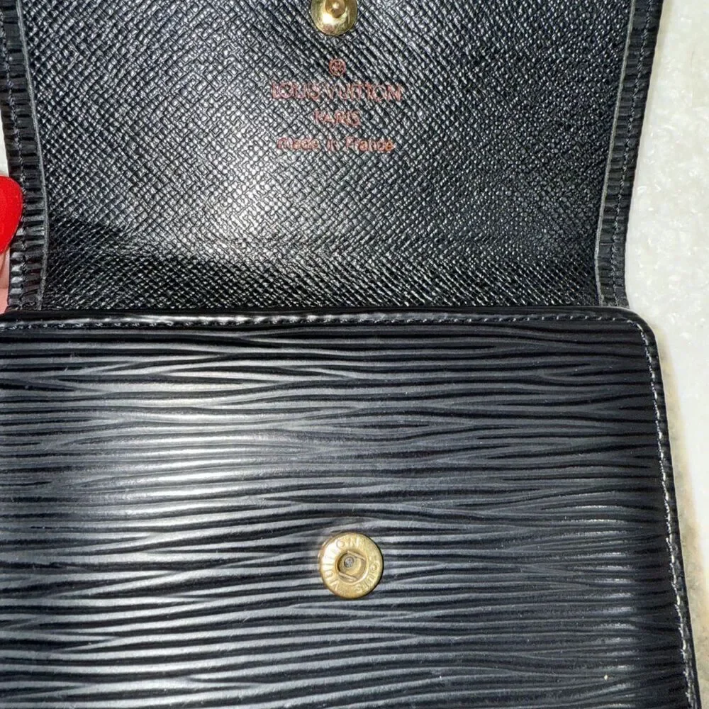 Louis Vuitton Epi Leather Wallet Color Black